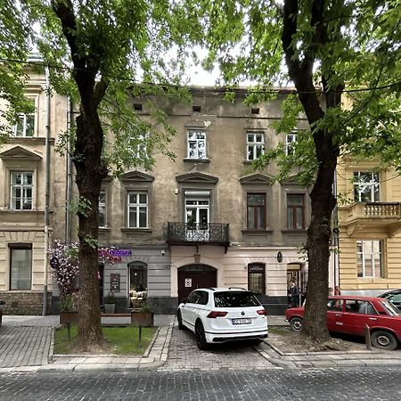 Modern Apartment, 5Mins To Rynok Square Lviv Exterior photo