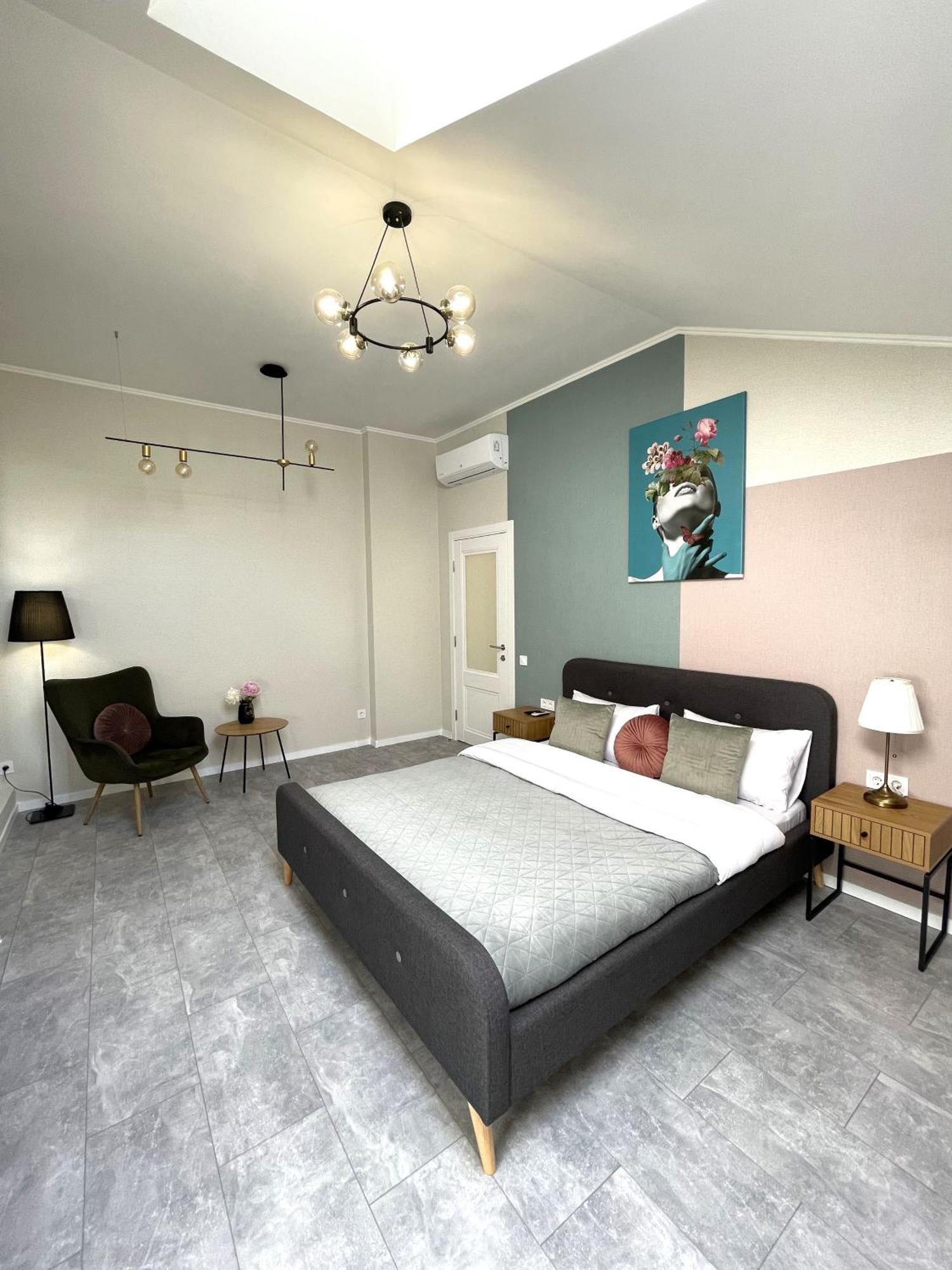 Modern Apartment, 5Mins To Rynok Square Lviv Exterior photo