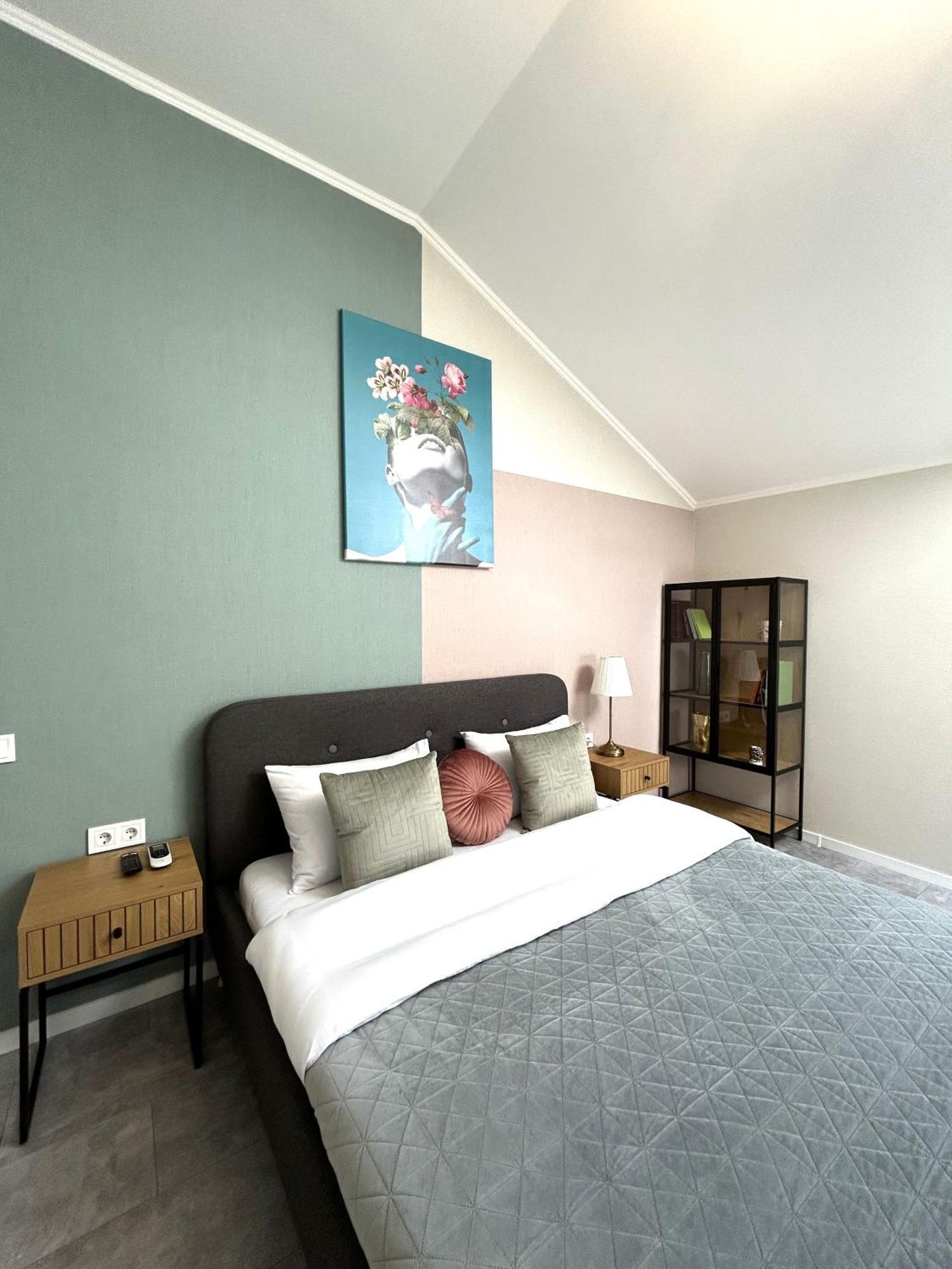 Modern Apartment, 5Mins To Rynok Square Lviv Exterior photo